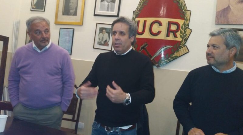Gastón Manes visitó el comité local del radicalismo