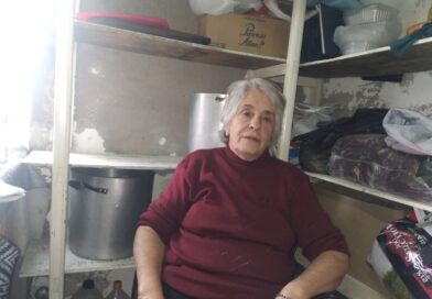 Comedor comunitario de barrio Progreso: Graciela Domínguez dijo que cada vez más gente se acerca por su plato de comida.