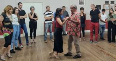 Fernando Álvarez entregó una brillante clase de tango en el Centro Cultural de Rojas y conversó con El Nuevo en Radio.