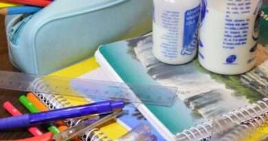Cáritas junta útiles escolares para el inicio de clases