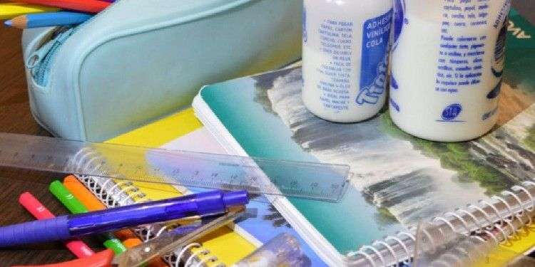 Cáritas junta útiles escolares para el inicio de clases