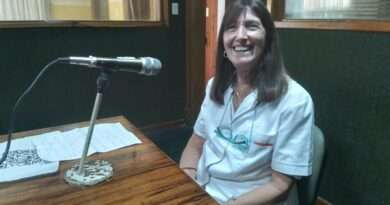 Dora Boz, presidenta del Colegio de Farmacéuticos de Rojas, trazó un panorama del funcionamiento de la institución. Habló de las prestaciones de las obras sociales y la atención al público.