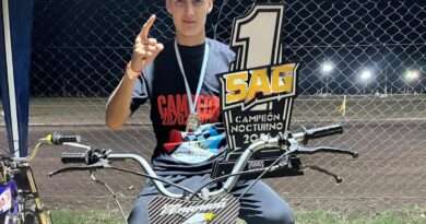 Alejo Ferrario se consagró campeón en el Nocturno de Óvalo en San Andrés de Giles. Es el primer título de su carrera como piloto.