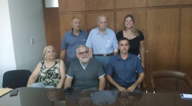 Conferencia en la Cooperadora del Hospital: Anuncio de obras y del festival a beneficio que se llevará a cabo el sábado en el Parque General Alvear.