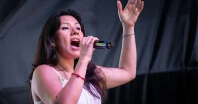 La cantante Laura Segovia llega al Centro Cultural La Minga este sábado para brindar el espectáculo Del Litoral al Buenos Aires. Conversó con El Nuevo en Radio.