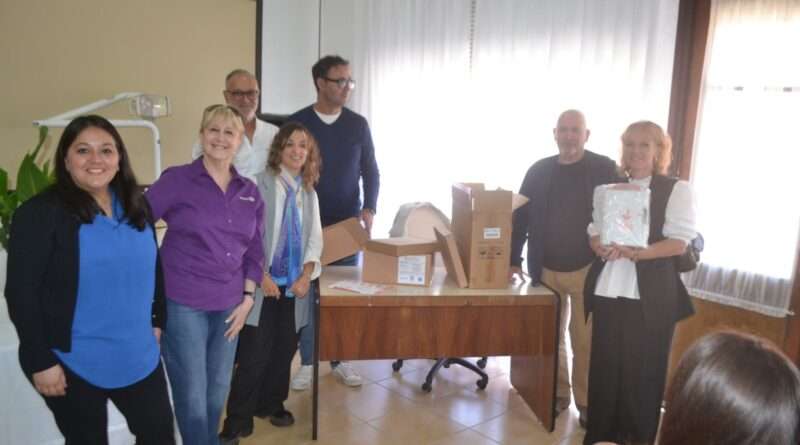 El Rotary Club Rojas hizo entrega de un cardio desfibrilador a Yaguá Pitá. Es la primera entidad deportiva que contará con una unidad de estas características.