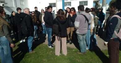 Alumnos de la Facultad de Arquitectura de la Universidad de Rosario visitaron nuestra ciudad junto al profesor Oscar Bragos. Acercarán proyectos al Municipio.