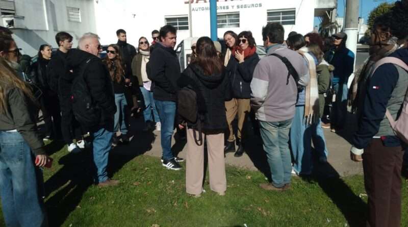 Alumnos de la Facultad de Arquitectura de la Universidad de Rosario visitaron nuestra ciudad junto al profesor Oscar Bragos. Acercarán proyectos al Municipio.