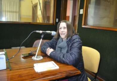 La escritora Elvira Cascardo presenta este viernes su libro «Álbum de versos» en la Biblioteca Municipal «Wanda T. De Plácido». Contó detalles de su obra.