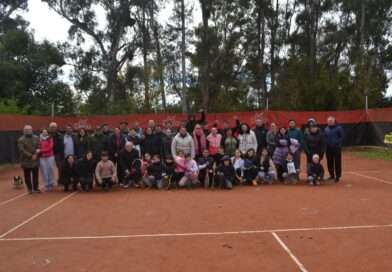 Richard Kamienski, todo un personaje cordobés, brindó una charla sobre Tenis en el complejo Los Eucaliptos. Repasó su trayectoria como entrenador y otros recorridos de su vida.