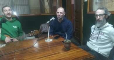 La banda Incógnito festeja su primer aniversario el próximo sábado a la noche en el Salón Rojo del Centro Español. Antes visitaron Radio Rojas.