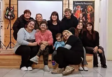 Melisa Opisacco, directora de la Academia, nos presentó la primera edición del año de Voz Plena Unplugged. Será este sábado en el Centro Cultural «Ernesto Sábato».