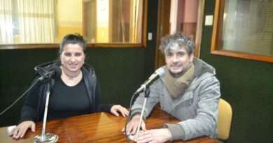 Nadia Sosa, actríz, y Ezequiel Restaine, director, en la previa al estreno de la obra «Mí hijo solo camina un poco más lento». Este viernes 21:00 horas en el Teatro Tafs .