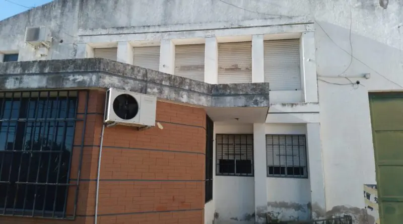 Ingresaron a robar en las oficinas de Acción Social. Se supo que se llevaron pertenencias de los empleados y causaron destrozos.