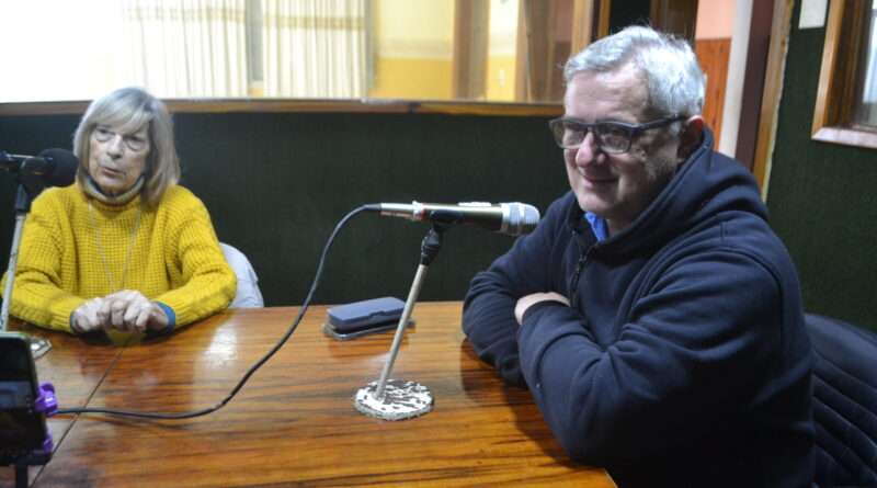 «Otros caminos» es la nueva propuesta del Grupo Trillo 77 y se estrena este viernes a las 21:00 en el espacio de Juan G. Muñoz 338. Diego Albamonte y Marta Seta contaron detalles del espectáculo.
