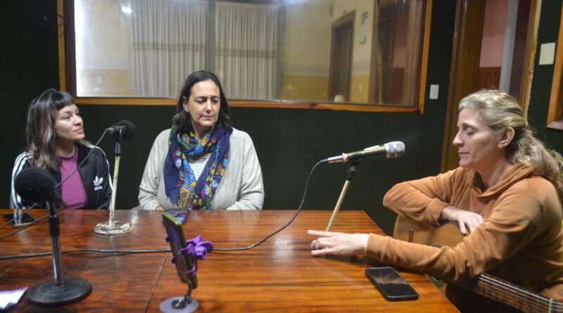 Genoveva Lastra, Marisol Maillot y María Paula Montagna llenan de alegría y música a los niños con su brillante espectáculo «Cantata Andariega». Brillaron en el CC «Sábato».