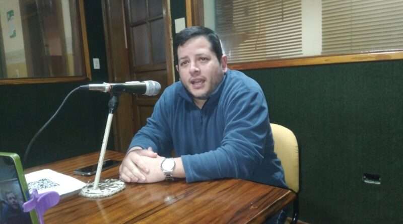 Charla a agenda abierta con el Secretario de Gobierno y Coordinación del Gobierno Municipal Leo Veliz: El eje en salud, viviendas, seguridad, educación y planes a futuro.