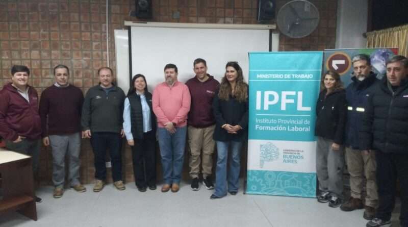 Presentaron en la Escuela Técnica el curso de electricista industrial que comenzará a ofrecerse en el mes de septiembre. Articularán con el CFL 402 de Pergamino.