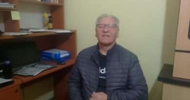 El Padre Aldo López deja su mensaje por el segundo día de actividades de la Novena de San Francisco de Asís.