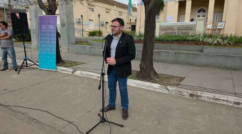 Acto por los 115 años del Hospital «Unzué»: El mensaje del intendente Román Bouvier, poniendo el foco en que el cuidado del hospital es responsabilidad de todos.