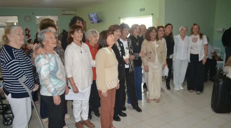 El Hogar Madre Teresa de Calcuta celebró los 40 años de su creación con emotivo acto. Hubo palabras del ex Intendente Marcelo Gear y el actual mandatario Román Bouvier.