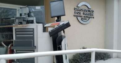El Dr. José Zachetta realizó la donación de dos digitalizadores de imágenes al Hospital Municipal. Serán destinados a mamografía y estudios radiológicos.