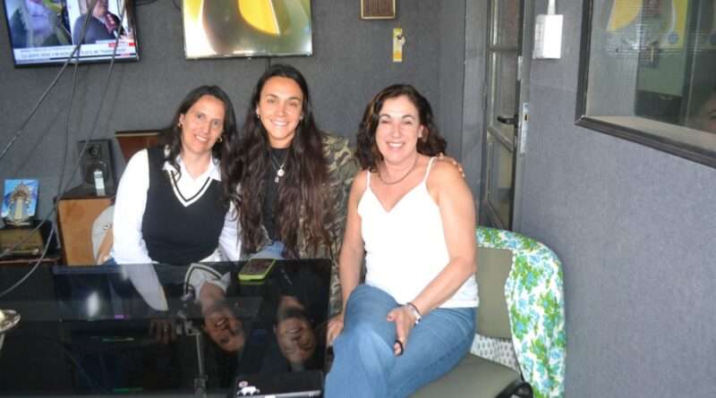 Mes de la salud mental: Amplio abordaje en Rojas. Conversamos con las profesionales María de la Paz Diaz, Directora de Salud Mental; Lili Zúcaro, Jefa de Psicología; y Bárbara Arozamena, Coordinadora del dispositivo ambulatorio.